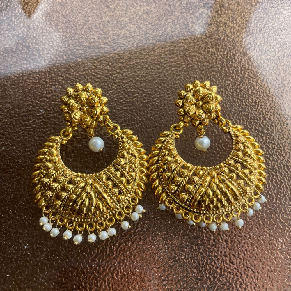 Gold and Pearl Women's Earrings